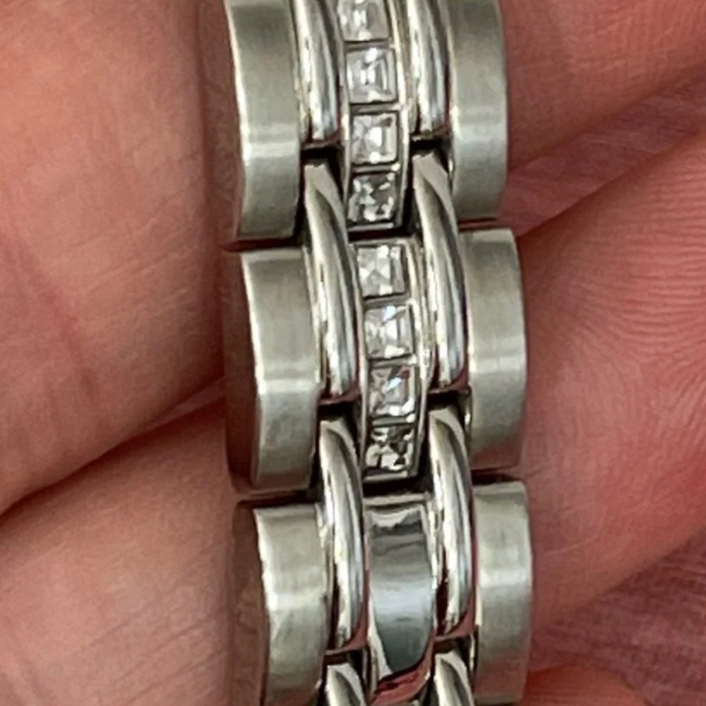 Relic Watch (Pink Face/Crystals) - Picture 6 of 10